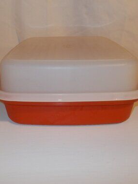 Vintage Tupperware Paprika red season/serve marinade container